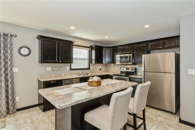 1819 Rosehill Dr SW, Cedar Rapids, IA 52404 - photo 5