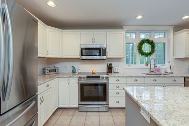 2 Marks Ct, Londonderry, NH 03053 - photo 4