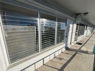 4061 55th Way N unit 1042, Kenneth City, FL 33709 - photo 2