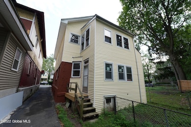 Hommati.com-118_N_Allen_St_NY-08-06-2022