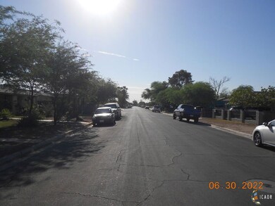 680 Woodward Ave, El Centro, CA 92243 - photo 3