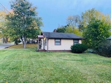 2963 Maple Ave NE, Canton, OH 44714 - photo 5