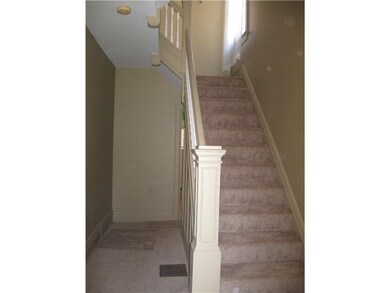 Entry/Foyer.