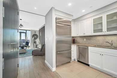 Trump Tower at City Center unit PH4, White Plains, NY 10601 - photo 7