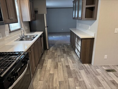 2449 Maple Dr unit 151, Kawkawlin, MI 48631 - photo 3