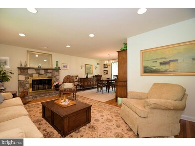 615 Knoll Dr, Lansdale, PA 19446 - photo 4