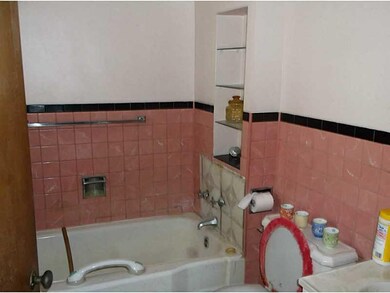 Full Bath.