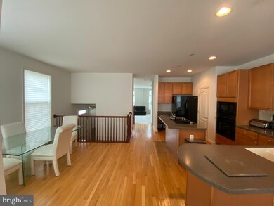 9121 Marlove Oaks Ln, Owings Mills, MD 21117 - photo 7