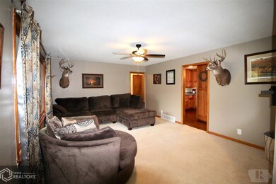 900 E 15th St S, Newton, IA 50208 - photo 4