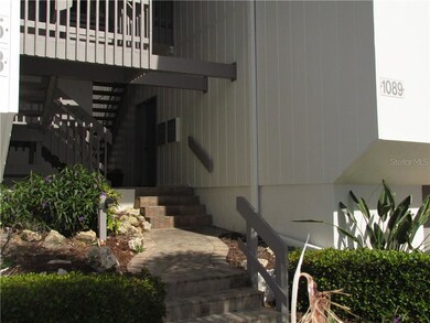 ENTRANCE TO UNIT 1087