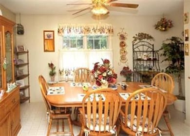 11 N Arthur St, Ludlow, MA 01056 - photo 5