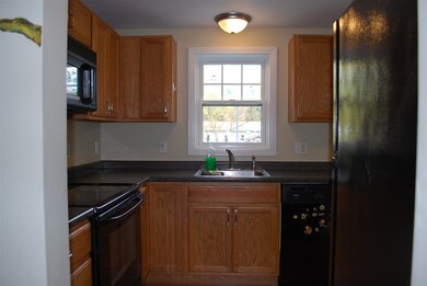 28 Pickering Rd, Rochester, NH 03839 - photo 6