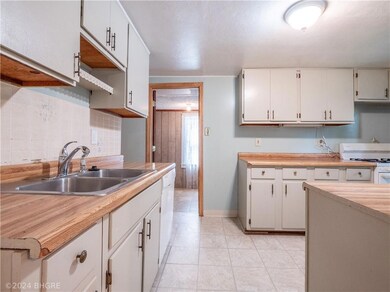 5032 S Union St, Des Moines, IA 50315 - photo 6