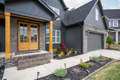 beautiful detail and landscaping