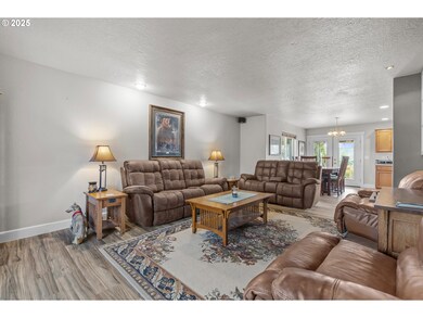 201 NW Howard Ln, Dallas, OR 97338 - photo 4