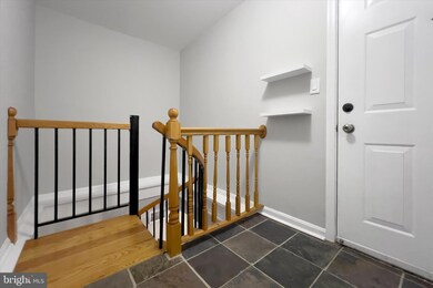 Quaker Hill Community unit 10, Alexandria, VA 22314 - photo 5