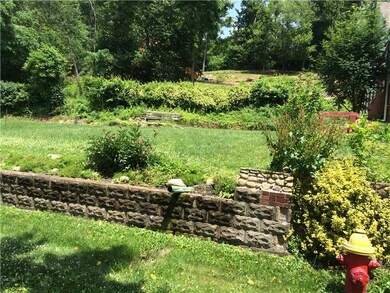 Land/Lot. side yard