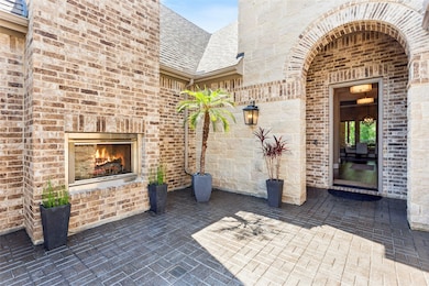 Welcome in to a (18'10 x 15'6) Gated courtyard tha