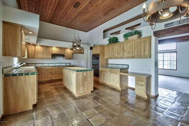 Huge Country Kitchen!