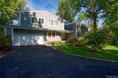 40 Tiffany Cir, Manhasset, NY 11030 - photo 3