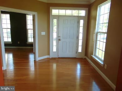 12127 Cypress Spring Rd, Clarksburg, MD 20871 - photo 2