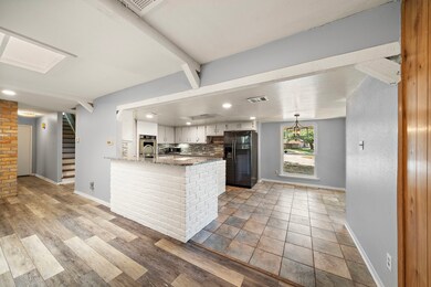 7014 Woodfern Dr, Houston, TX 77040 - photo 5