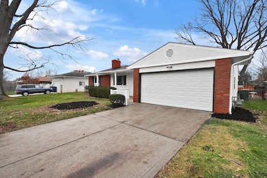 958 Janet Dr, Columbus, OH 43224 - photo 2