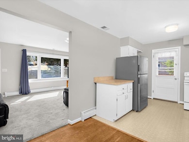 8534 Pineway Dr, Laurel, MD 20723 - photo 7