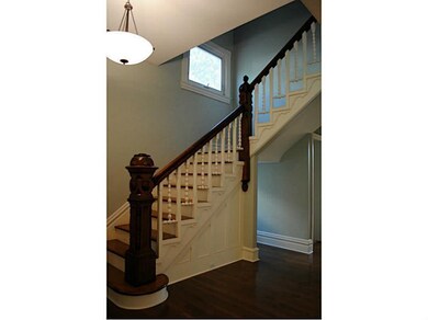 Entry/Foyer.