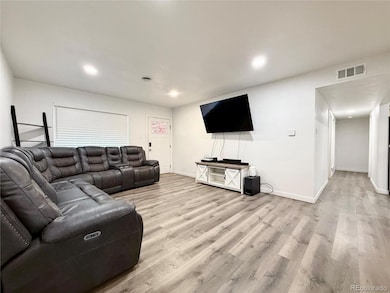 1001 Troy St, Aurora, CO 80011 - photo 4