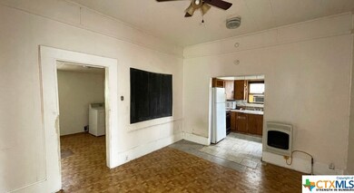 1010 Chestnut St, San Marcos, TX 78666 - photo 3