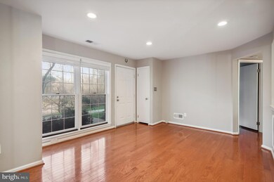 5702 Brewer House Cir unit T3, Rockville, MD 20852 - photo 4