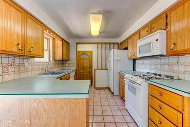 005_Kitchen