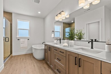 PT308-Shasta-F-Classic-PrimaryBath