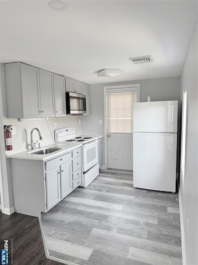 95 Thompson Ave unit B, Dover, NJ 07801 - photo 3