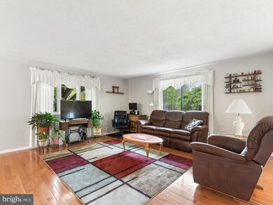 7308 Mariposa Dr, Manassas, VA 20112 - photo 5