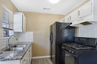 5220 Antha Unit A St, Houston, TX 77016 - photo 2