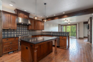 858 SW Crestline Dr, Bend, OR 97702 - photo 5