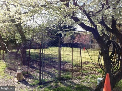 6804 Clover Ln, Upper Darby, PA 19082 - photo 2