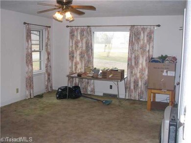 712 Liberty Rd, High Point, NC 27263 - photo 2