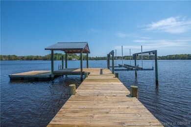150' Dock with a floating dock & 10,000 pound boat