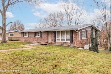 118 Valley View Dr, Jefferson City, MO 65109 - photo 2