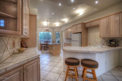 9767 N Golden Sun Dr, Tucson, AZ 85737 - photo 5