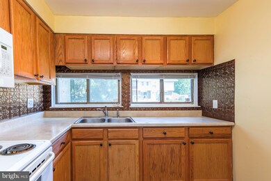 9945 Shoshone Way, Randallstown, MD 21133 - photo 4