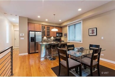 921 N Honore St unit A, Chicago, IL 60622 - photo 6