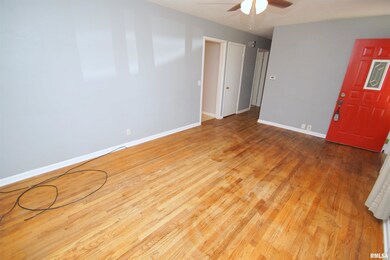 1527 Fulton Ct, Davenport, IA 52803 - photo 3