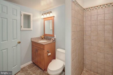 418 Holly Dr, Annapolis, MD 21403 - photo 2