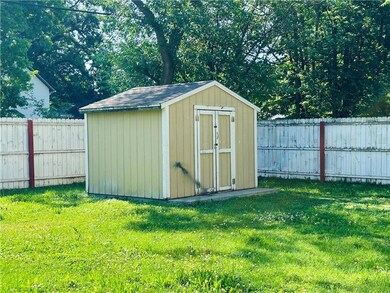 3305 8th St, Des Moines, IA 50313 - photo 2