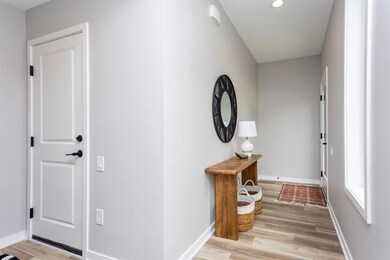 2714 Fleur Dr unit 11, Des Moines, IA 50321 - photo 6