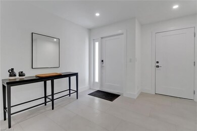 272 Yorkshire Ct unit 11, Naples, FL 34112 - photo 6